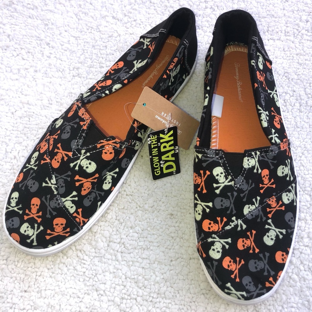 Tommy Bahama sneakers slip-on skull print glow in the dark size 10 NWT spooky